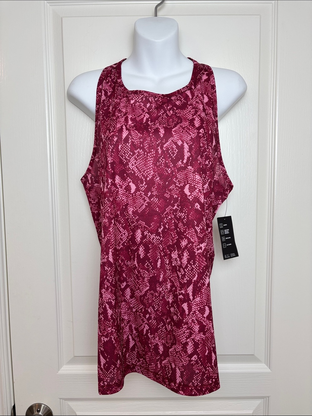Ideology Tank Top Size Medium Cranberry NWT